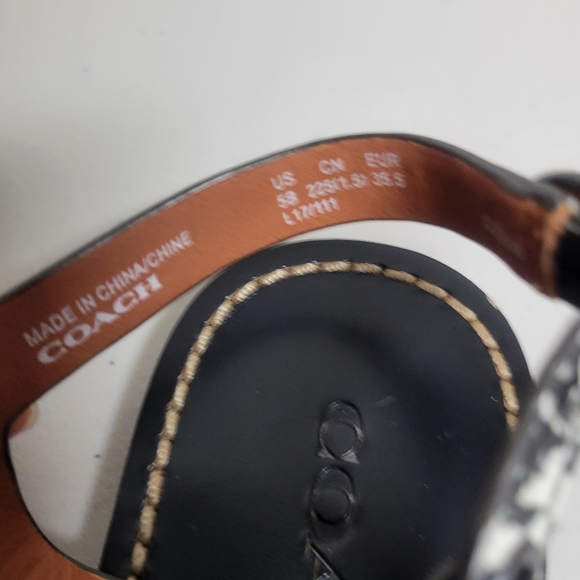 Coach Sandals With Coach Link Size 5B. - Picture 10 of 14